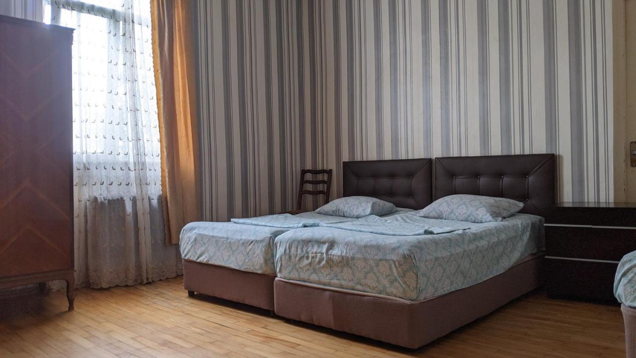 Medea'S Guest House Batoemi Buitenkant foto