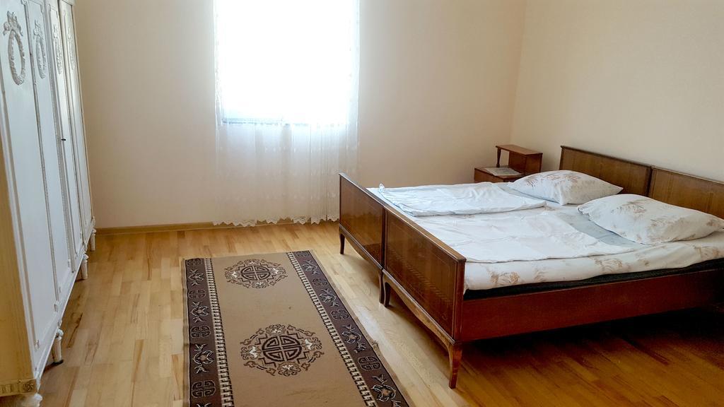 Medea'S Guest House Batoemi Buitenkant foto